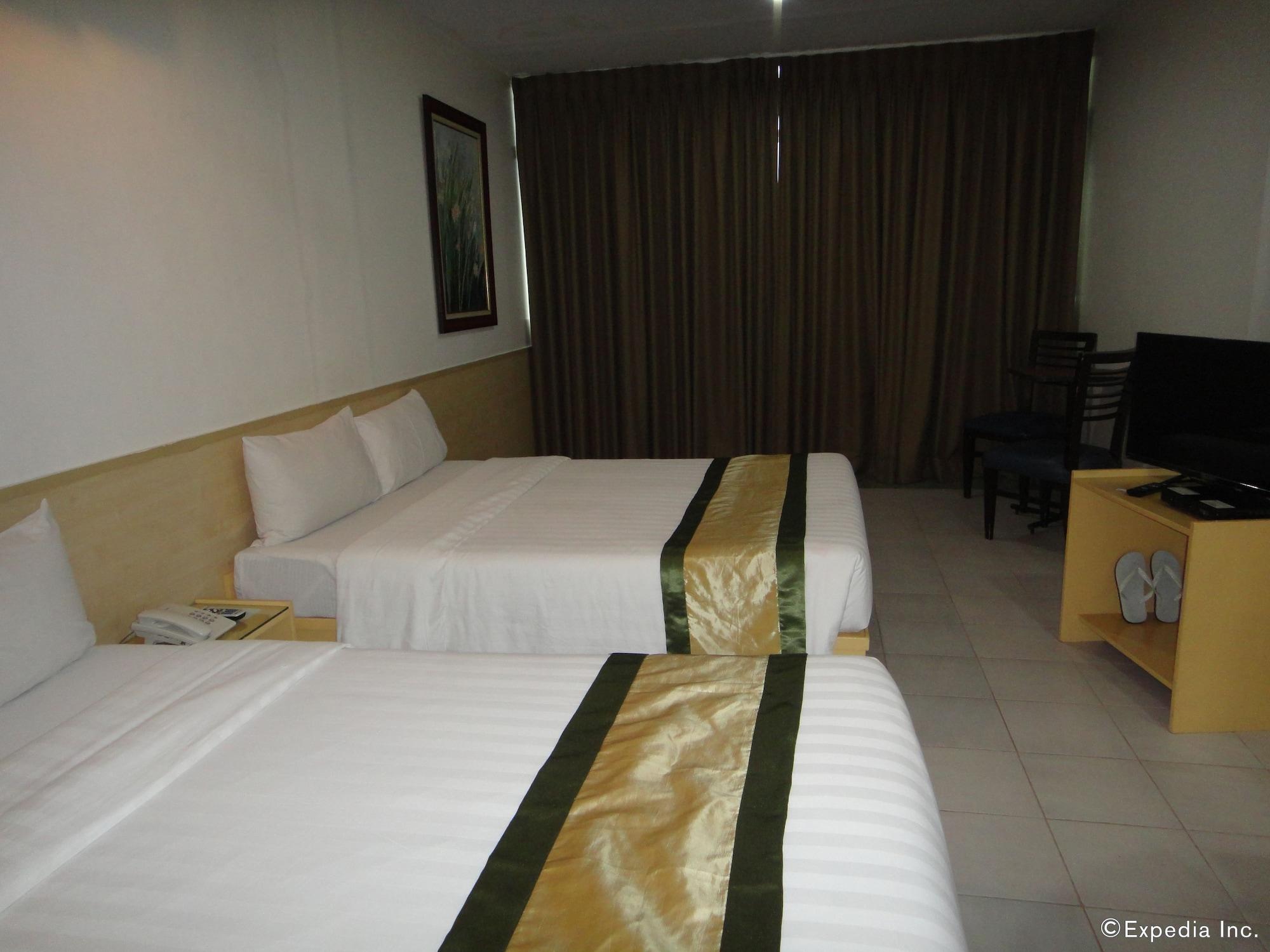 Hotel Pier Cuatro Cebu Exterior foto