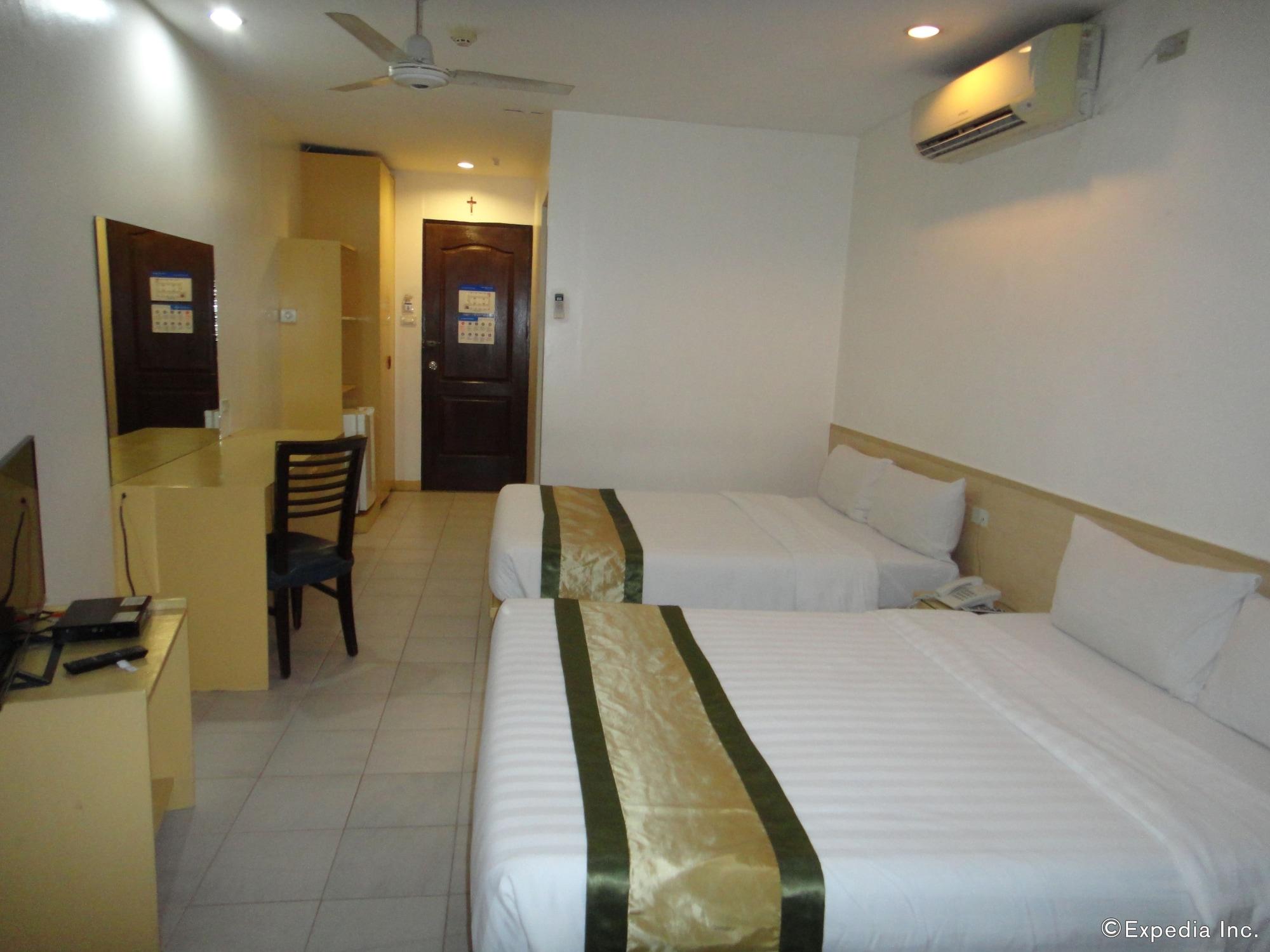 Hotel Pier Cuatro Cebu Exterior foto