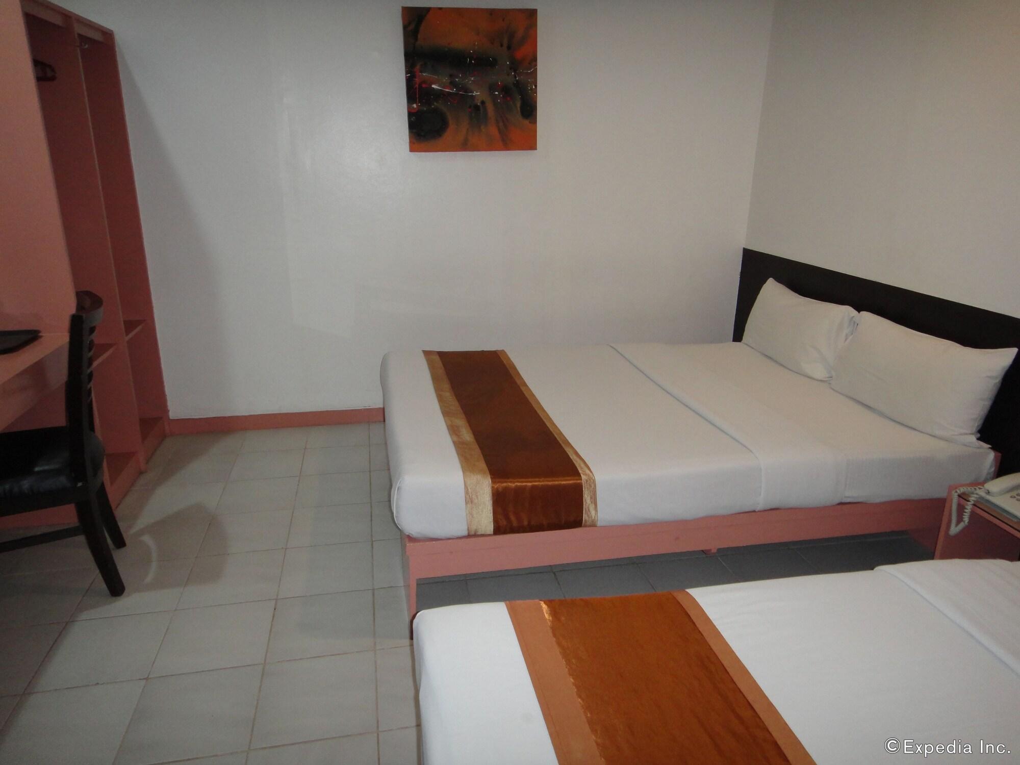 Hotel Pier Cuatro Cebu Exterior foto