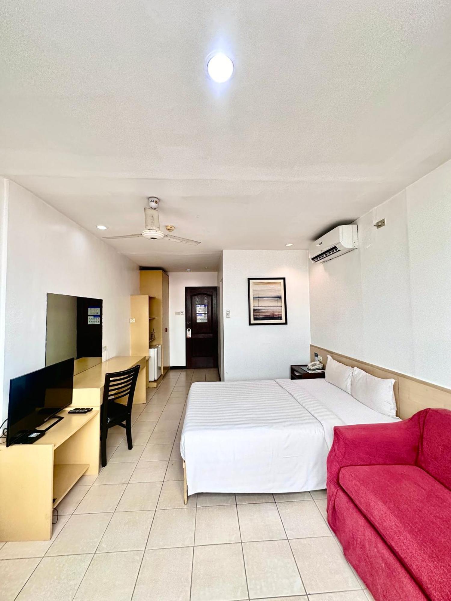 Hotel Pier Cuatro Cebu Exterior foto