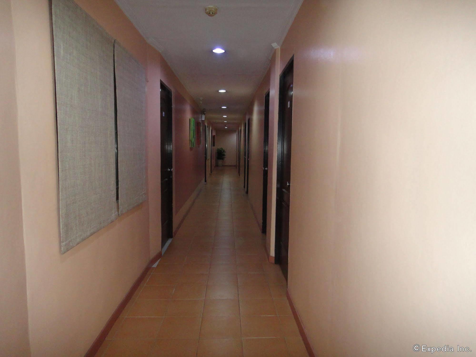 Hotel Pier Cuatro Cebu Exterior foto